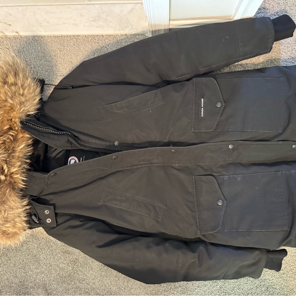 Canada Goose Woman’s Black Puffer Jacket - Picture 2 of 7